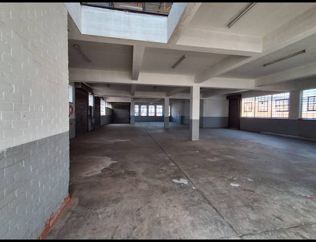 900M² WAREHOUSE TO LET IN BENROSE